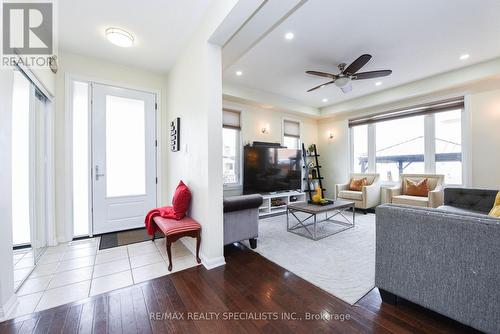 463 Dymott Avenue, Milton, ON - Indoor Photo Showing Living Room