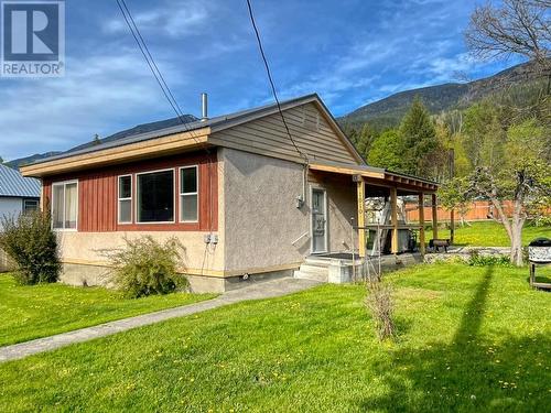 1610 Eastman Avenue, Riondel, BC - Outdoor