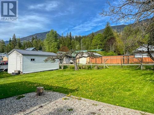 1610 Eastman Avenue, Riondel, BC - Outdoor