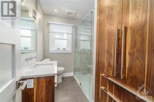 354 Tweedsmuir Avenue Unit#3, Ottawa, ON - Indoor Photo Showing Bathroom