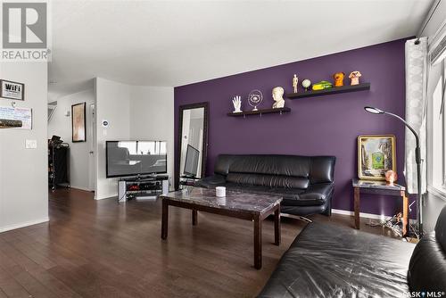 19 2751 Windsor Park Road, Regina, SK - Indoor Photo Showing Living Room
