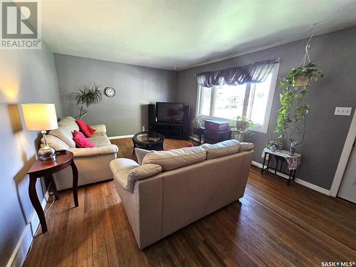 2853 Rothwell Street, Regina, SK - Indoor Photo Showing Living Room