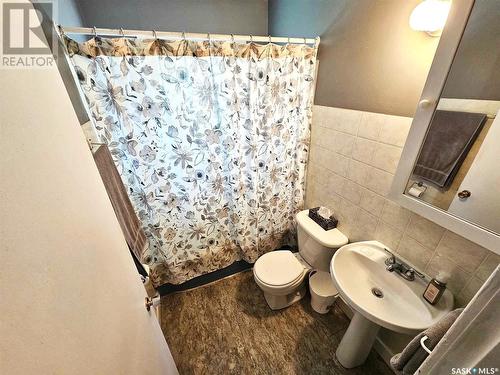 2853 Rothwell Street, Regina, SK - Indoor Photo Showing Bathroom