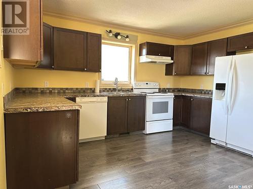 580 Broadway Street E, Fort Qu'Appelle, SK - Indoor Photo Showing Kitchen