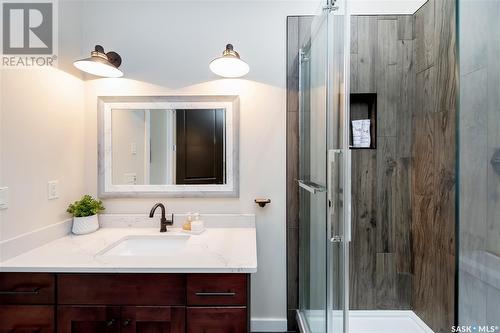 201 211 D Avenue N, Saskatoon, SK - Indoor Photo Showing Bathroom