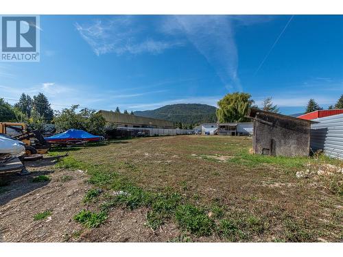 1209 Shuswap Avenue, Sicamous, BC - Outdoor