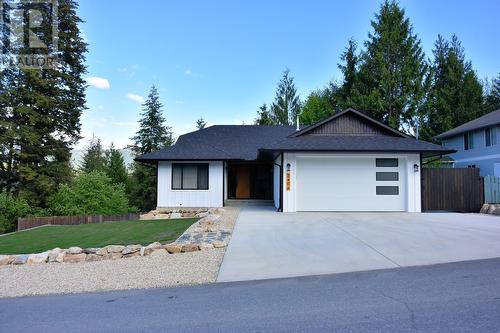2406 Forest Drive, Blind Bay, BC - Outdoor