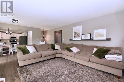 2406 Forest Drive, Blind Bay, BC - Indoor Photo Showing Living Room