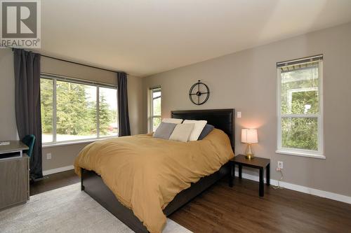 2406 Forest Drive, Blind Bay, BC - Indoor Photo Showing Bedroom