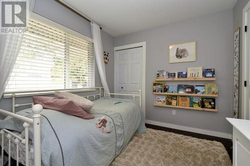 2406 Forest Drive, Blind Bay, BC - Indoor Photo Showing Bedroom