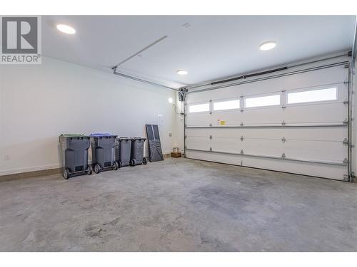5084 Twinflower Crescent, Kelowna, BC - Indoor Photo Showing Garage