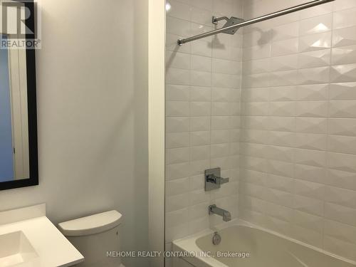 208 - 1 Belsize Drive, Toronto, ON - Indoor Photo Showing Bathroom