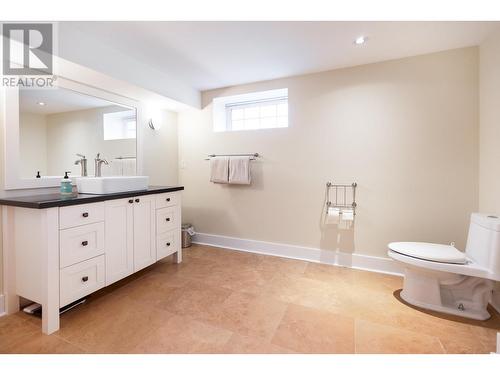 1830 6Th Avenue, Prince George, BC - Indoor Photo Showing Bathroom