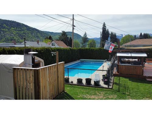 3320 Lilac Crescent, Trail, BC - Outdoor With In Ground Pool