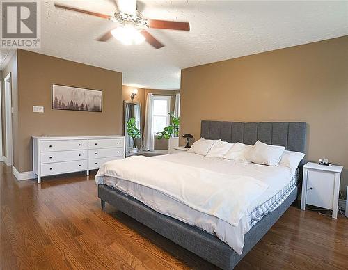 11713 Lakeshore Drive, Morrisburg, ON - Indoor Photo Showing Bedroom