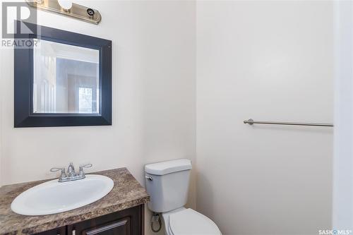 210 G Avenue S, Saskatoon, SK - Indoor Photo Showing Bathroom
