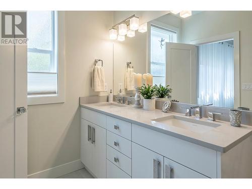 659 Munro Street, Kamloops, BC - Indoor Photo Showing Bathroom