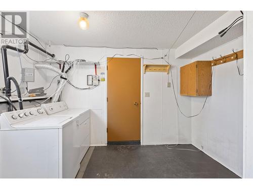 2040 Polo Road, Kelowna, BC - Indoor Photo Showing Laundry Room