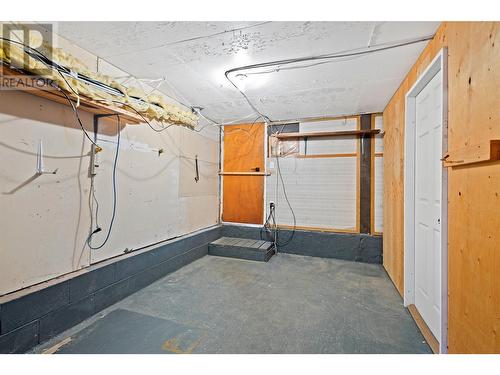2040 Polo Road, Kelowna, BC - Indoor Photo Showing Garage