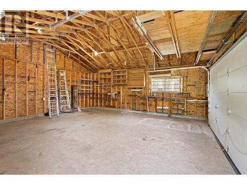 2040 Polo Road, Kelowna, BC - Indoor Photo Showing Garage