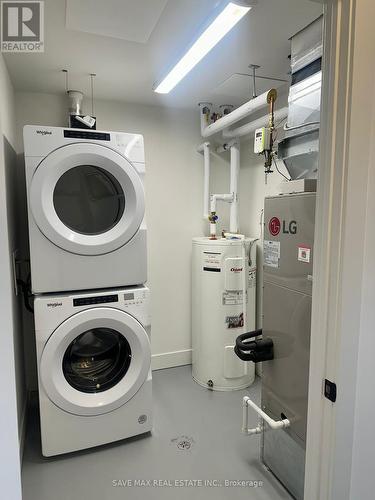602 - 107 Roger Street, Waterloo, ON - Indoor Photo Showing Laundry Room