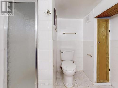 41 Weir Street N, Hamilton, ON - Indoor Photo Showing Bathroom
