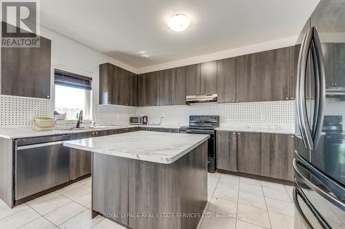 127 Elm Street, Southgate, ON - Indoor Photo Showing Kitchen With Upgraded Kitchen