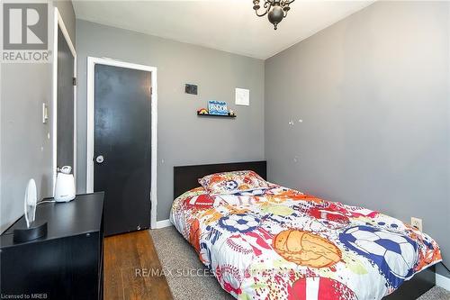 6861 Hagar Avenue, Niagara Falls, ON - Indoor Photo Showing Bedroom