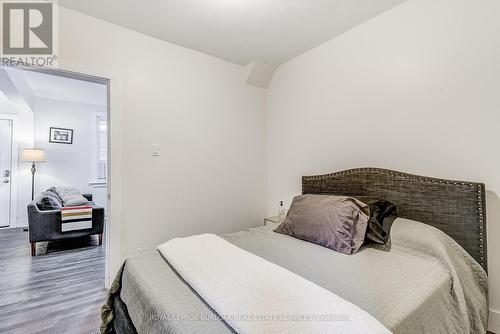 185 Simcoe Street E, Hamilton, ON - Indoor Photo Showing Bedroom