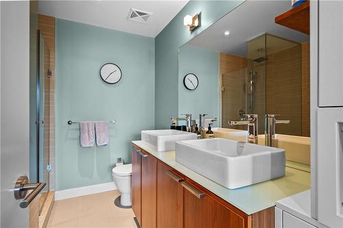 25 Stafford Street|Unit #703, Toronto, ON - Indoor Photo Showing Bathroom