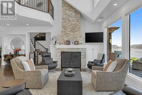 1805 Scott Crescent, West Kelowna, BC - Indoor Photo Showing Living Room With Fireplace