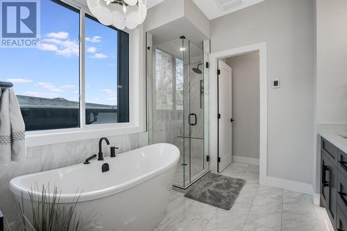 2834 Canyon Crest Drive, West Kelowna, BC - Indoor Photo Showing Bathroom