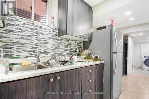 17 Needle Tree Drive, Brampton, ON - Indoor Photo Showing Kitchen With Double Sink With Upgraded Kitchen