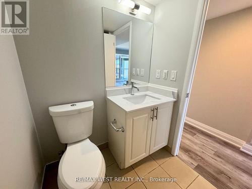 515 - 3091 Dufferin Avenue, Toronto, ON - Indoor Photo Showing Bathroom