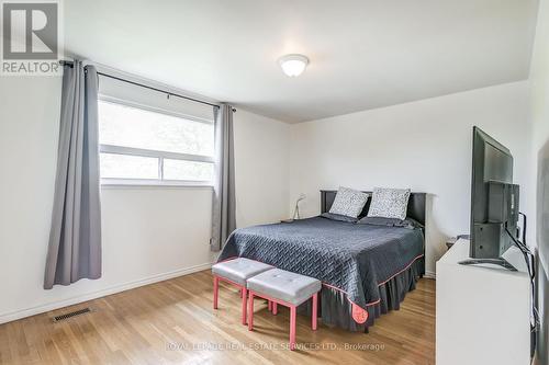 76 Lexington Avenue, Toronto, ON - Indoor Photo Showing Bedroom