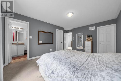 35 - 233 Duskywing Way, Oakville, ON - Indoor Photo Showing Bedroom