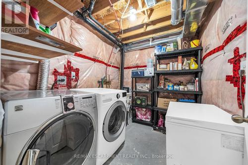 35 - 233 Duskywing Way, Oakville, ON - Indoor Photo Showing Laundry Room