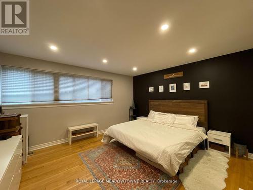 21 Swanhurst Boulevard, Mississauga, ON - Indoor Photo Showing Bedroom