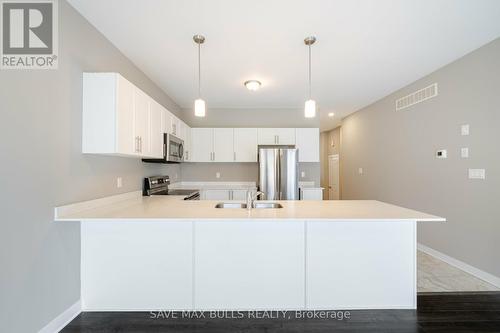 A8 - 439 Athlone Avenue, Woodstock, ON - Indoor Photo Showing Kitchen