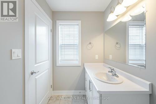 A8 - 439 Athlone Avenue, Woodstock, ON - Indoor Photo Showing Other Room