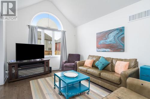 54 Hughes Street, Collingwood, ON - Indoor Photo Showing Living Room