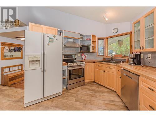 7025 97A Highway, Grindrod, BC - Indoor Photo Showing Kitchen With Double Sink