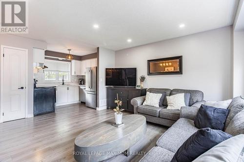 320 Elderberry Street, Orangeville, ON - Indoor Photo Showing Living Room
