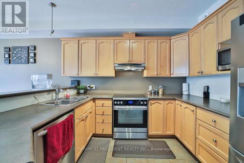 5346 Haldimand Crescent, Burlington, ON - Indoor Photo Showing Kitchen With Double Sink