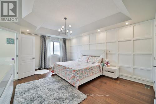 5346 Haldimand Crescent, Burlington, ON - Indoor Photo Showing Bedroom