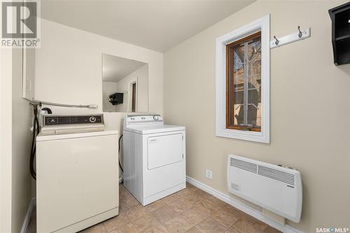 766 Fairford Street E, Moose Jaw, SK - Indoor Photo Showing Laundry Room