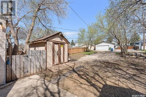 766 Fairford Street E, Moose Jaw, SK - Outdoor