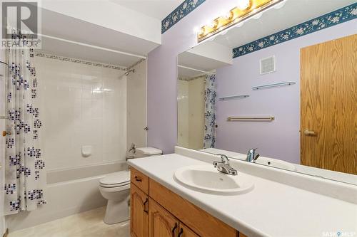 212 103 Keevil Crescent, Saskatoon, SK - Indoor Photo Showing Bathroom