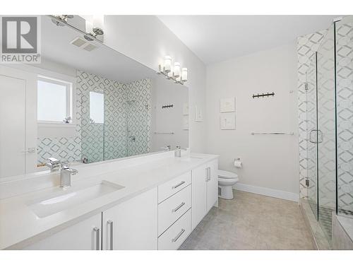 1295 Mine Hill Drive, Kelowna, BC - Indoor Photo Showing Bathroom