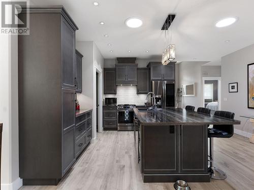 339 Hummingbird Avenue, Vernon, BC - Indoor Photo Showing Kitchen With Upgraded Kitchen